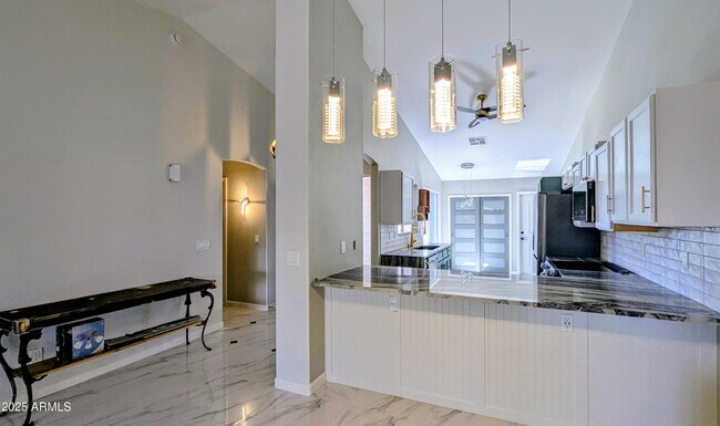 Foto del edificio - 10867 W Chino Dr