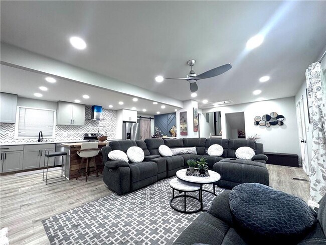 Foto del edificio - 3280 Stonewall Tell Rd