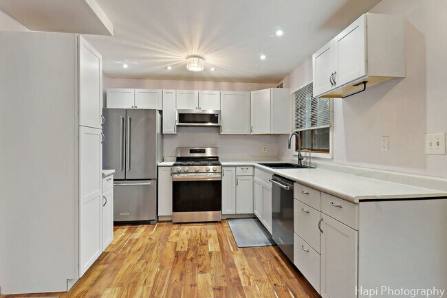 Foto del edificio - 4703 W Shore Dr