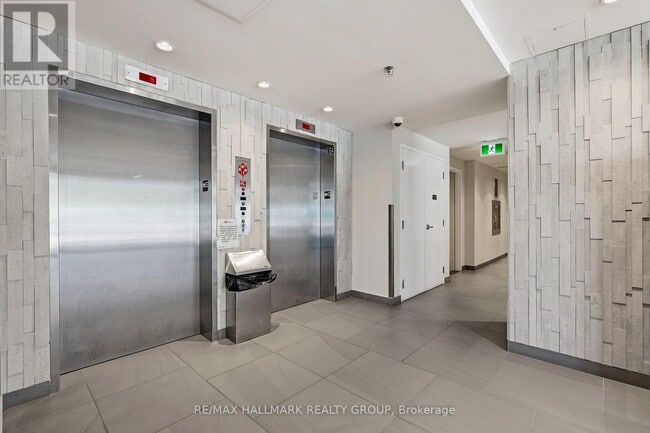 Building Photo - 300 Lett St