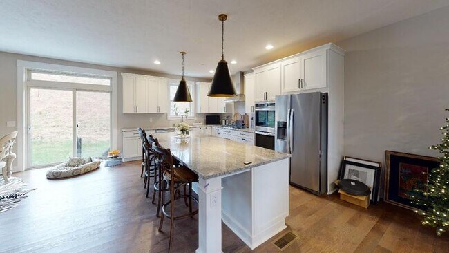 Building Photo - 206 Kousa Ln