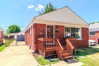 Building Photo - 23000 Alger St