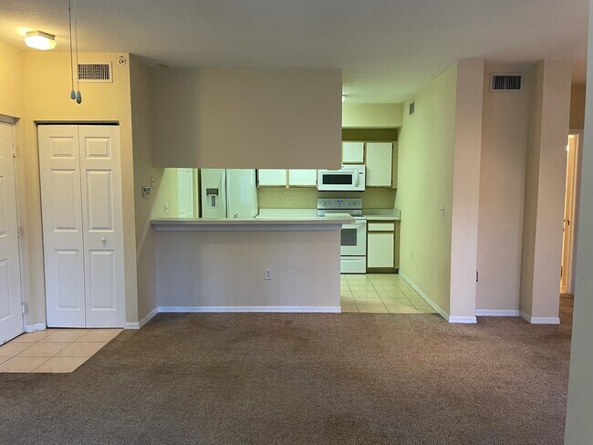 Building Photo - 6321 Aragon Way