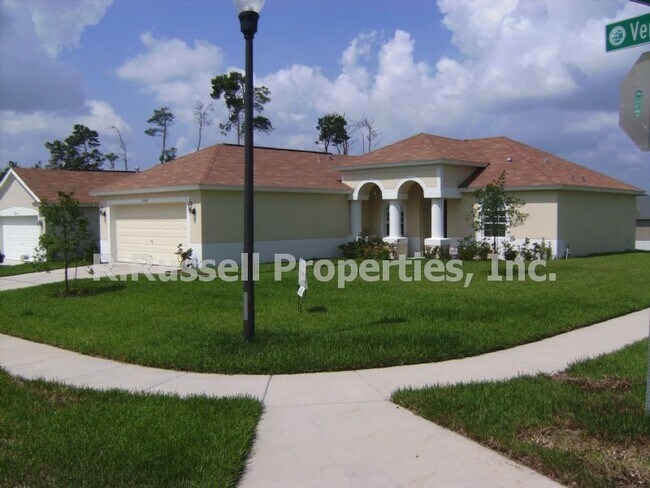 Building Photo - Lovely three bedroom two bath home in Delt...