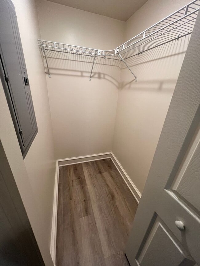 Building Photo - Newly Renovated 1 Bedroom with Washer & Dryer in Neffsville, Electric included!