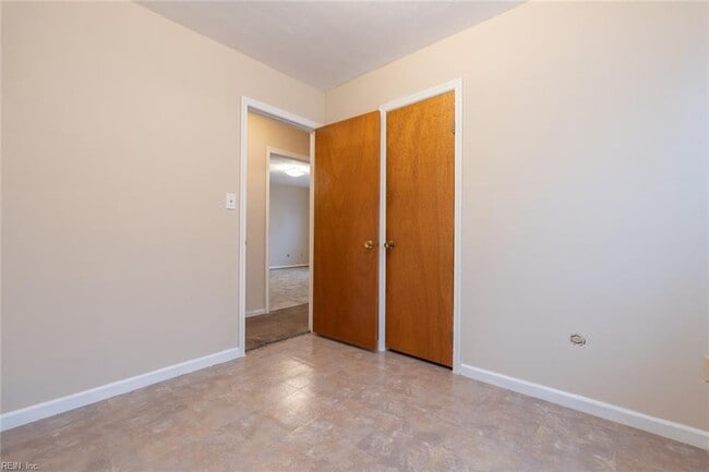 Building Photo - 3100 Norway Pl