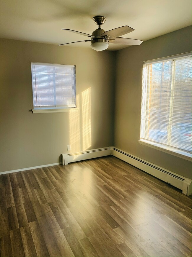 Traditional Unit - 123 Campbell St