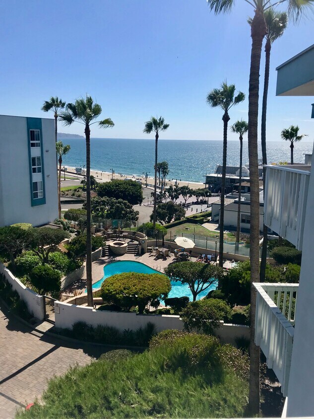 Overview of pool and Ocean - 660 The Village