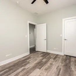 Building Photo - 1609 W Rascher Ave