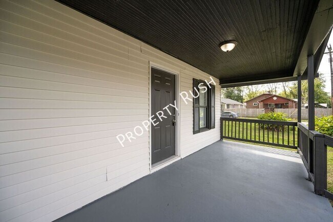 Foto del edificio - 3818 Chandler Ave