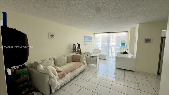 Foto del edificio - 16909 N Bay Rd