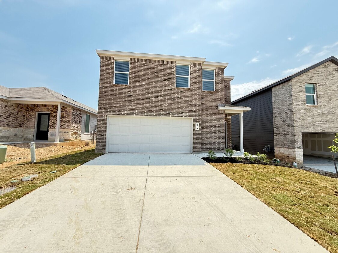 Foto principal - Brand New Lennar Home | 4 Bed | 3.5 Bath |...