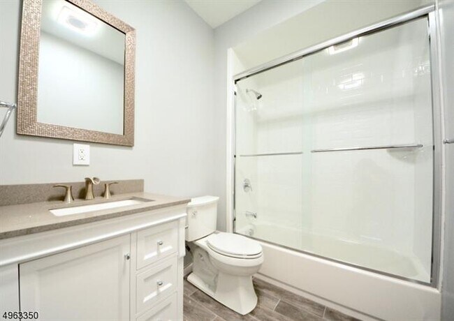 Foto del edificio - 17 Humbert St