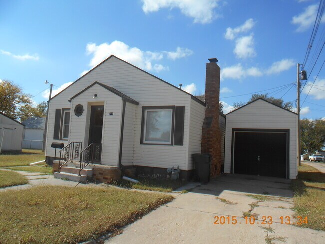 Building Photo - 211 N. Maple, Hoisington