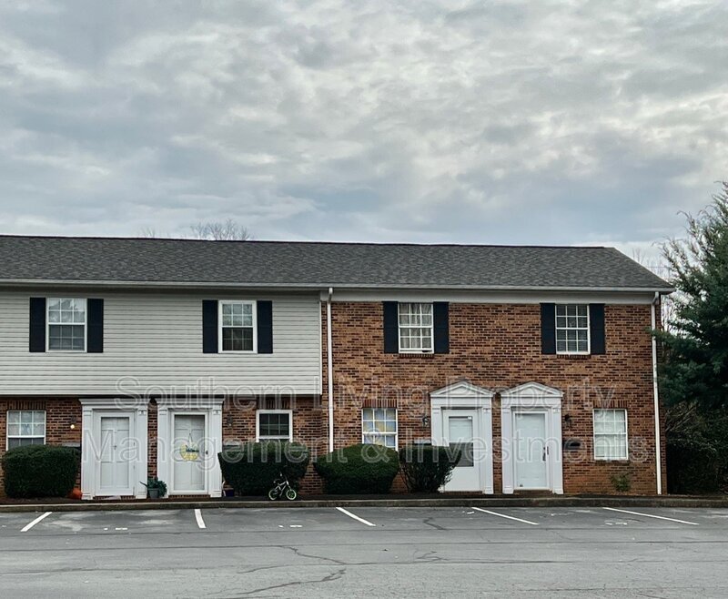 Primary Photo - 250 Nixon Rd