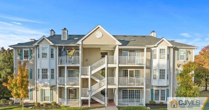 Primary Photo - 330 Wimbeldon Ct