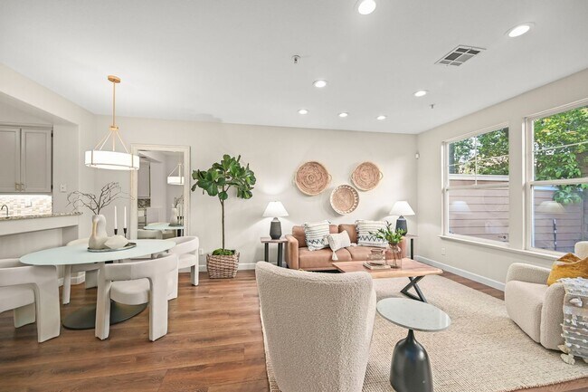 Building Photo - Bright and Spacious, 2BD/2.5BA, Two-Story Condo in Oak Creek in San Ramon- Available NOW!