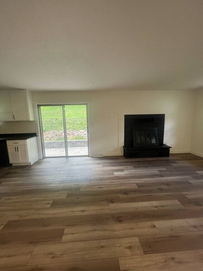 Building Photo - COMING SOON: READY BY JUNE 1ST FOR MOVE IN...