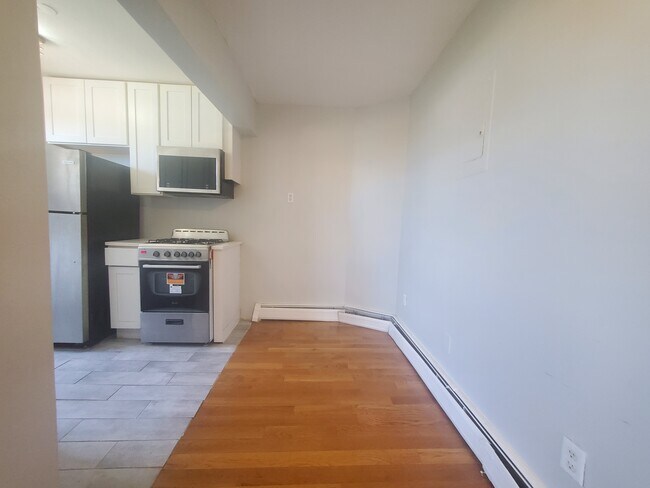 Building Photo - 205 Monticello Ave