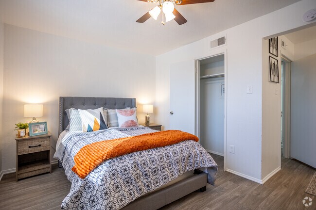 1HAB - 662SF - Dormitorio - Pasadena Apartments