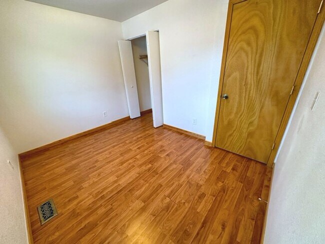 Foto del edificio - South Anchorage Home with Fenced in Yard & In Unit Laundry