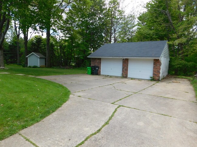 Building Photo - 4340 Lorwood Dr