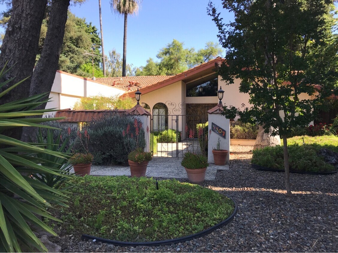Foto principal - South Davis 4 Bedroom 2.5 bath Home