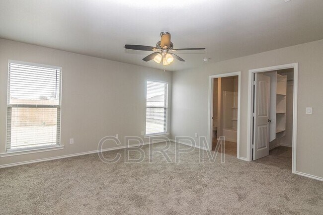 Foto del edificio - 13809 Vernon Ave