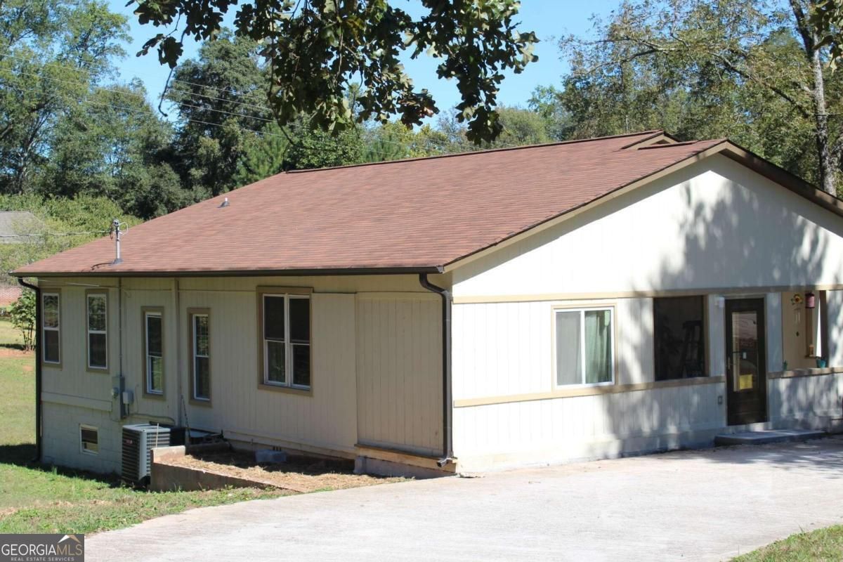Foto principal - 961 Old Conyers Rd