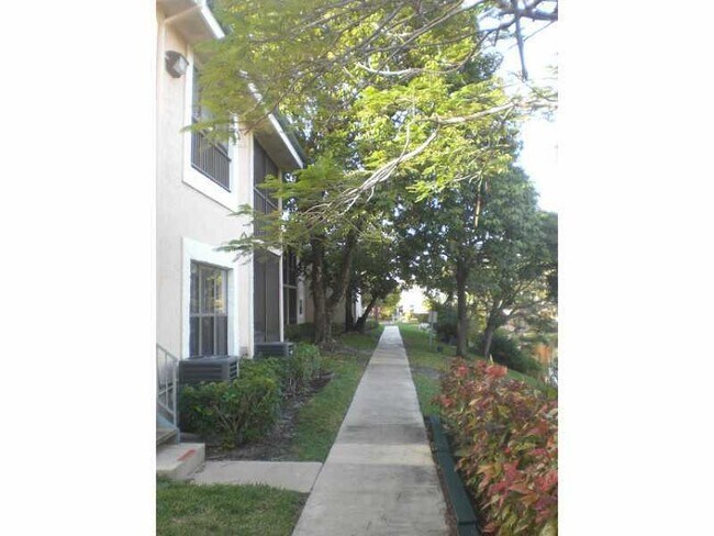 Foto del edificio - 1 Bedroom in a Beautiful Neighborhood in Sunrise, FL