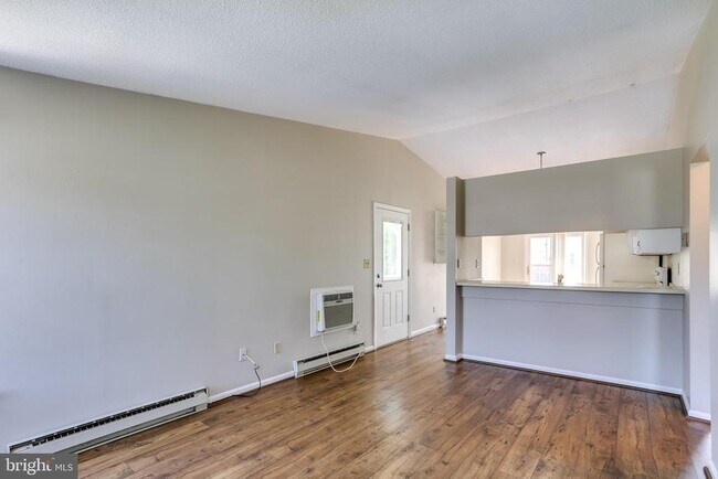 Foto del edificio - 816 Chadwick Cir