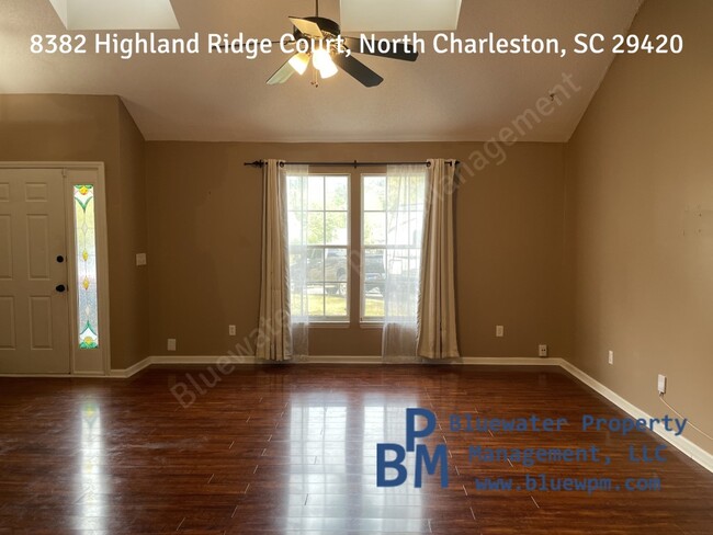 Foto del edificio - 8382 Highland Ridge Ct