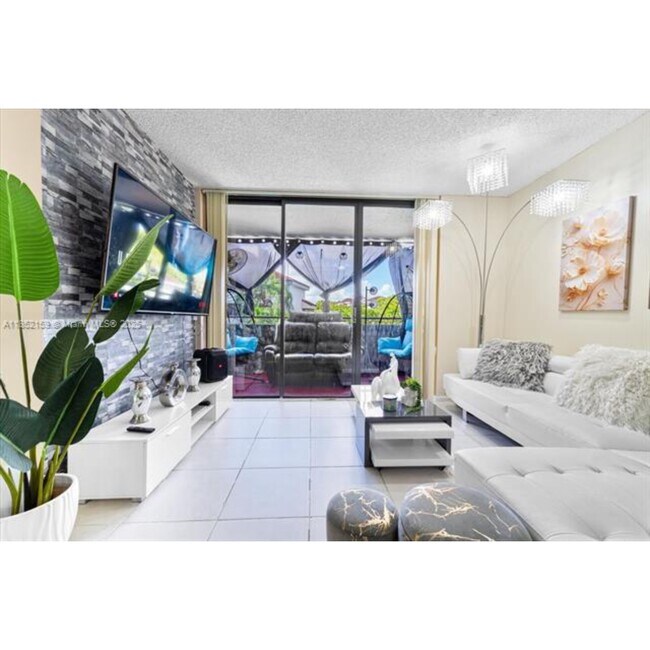 Foto del edificio - 8205 SW 152nd Ave