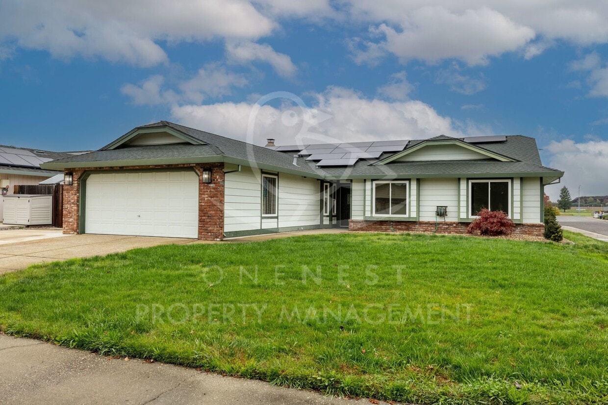 Foto principal - Walking distance to Joiner Park; GREAT corner lot home in Lincoln CA