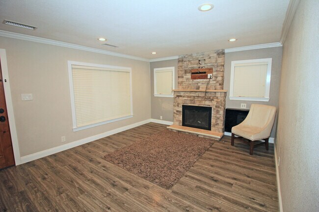 Foto del edificio - 4748 Camellia Rd