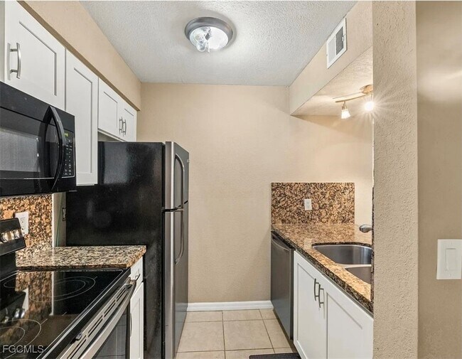 Foto del edificio - 3419 Winkler Ave