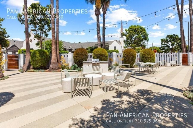 Foto del edificio - 5136 E Livingston Dr