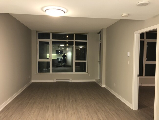 Building Photo - 4900 Lennox Ln