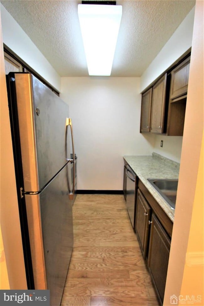 Building Photo - 1219 Ravens Crest Dr