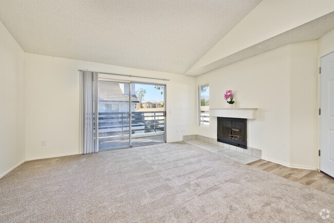 Building Photo - Lomita Court