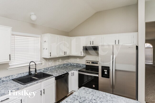 Foto del edificio - 2505 Hidden Springs Dr