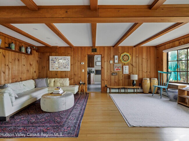 Foto del edificio - 20 Sherman Rd