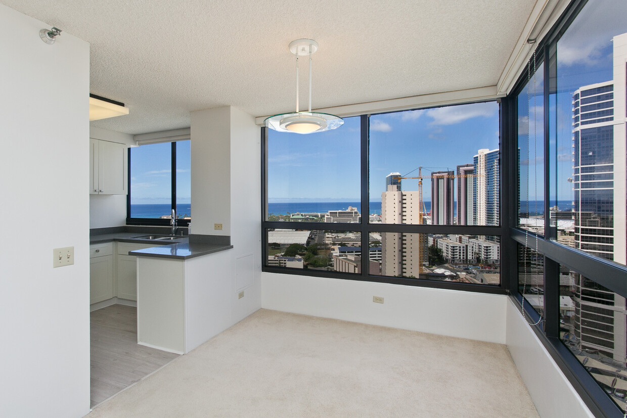 Stunning ocean views from this two bedroom corner unit - 876 Curtis St