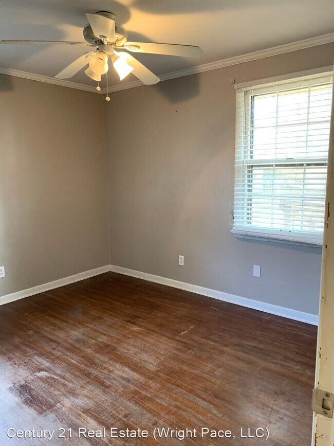 Building Photo - 2 br, 1.5 bath House - 1202 Oakdale