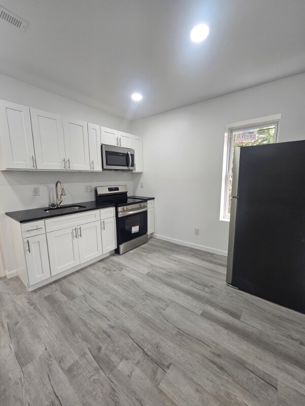 Foto del edificio - 5161 Wakefield St