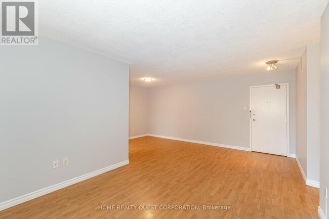 Building Photo - 966-966 Inverhouse Dr