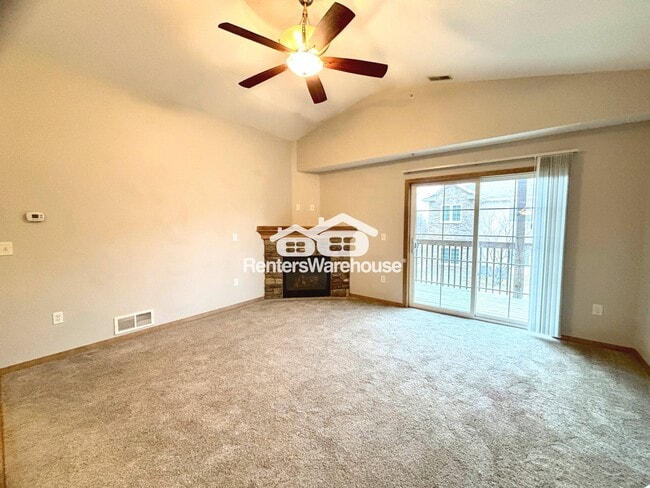 Foto del edificio - 2000 Meadow Ct