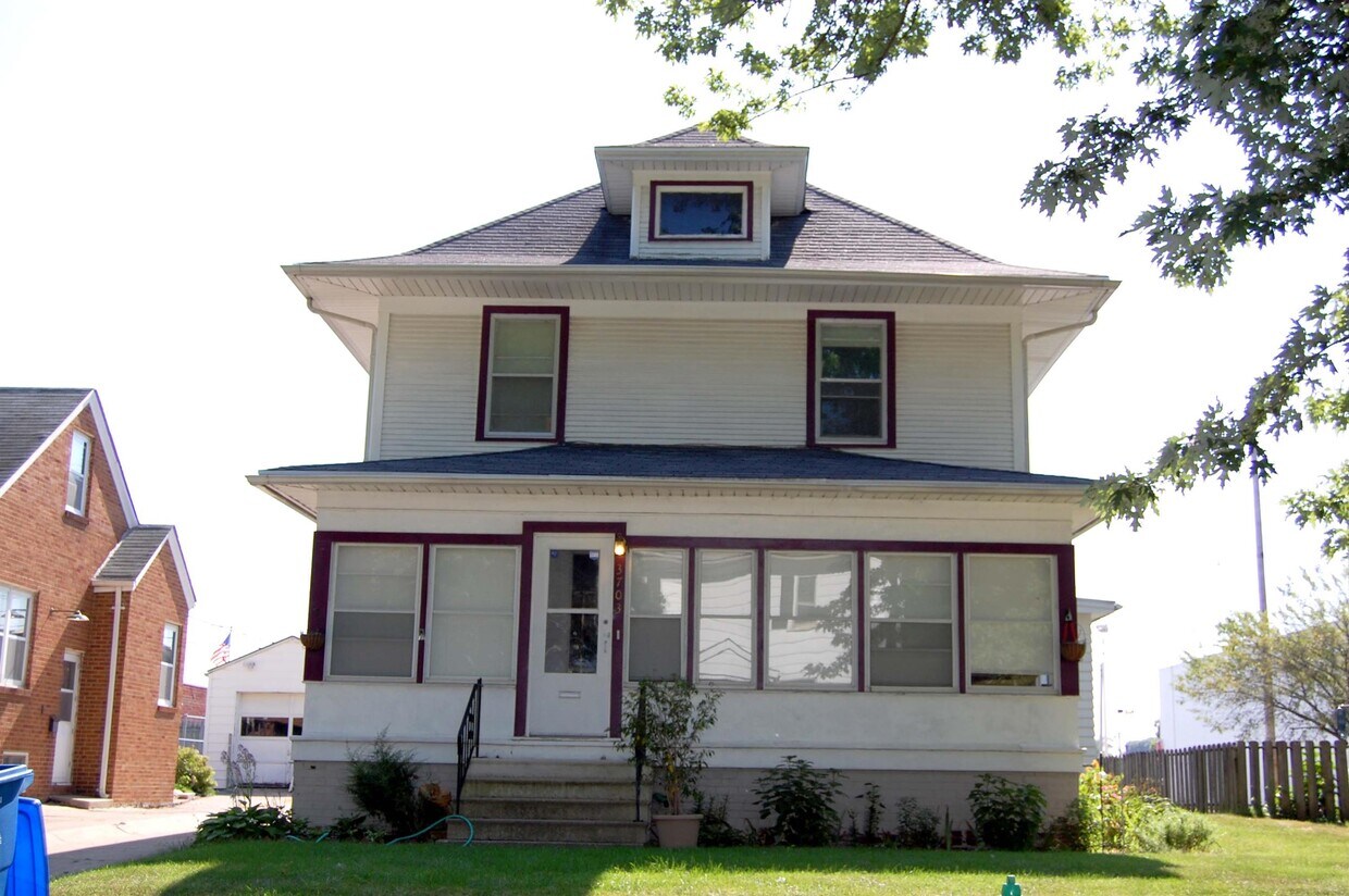 Primary Photo - 3703 3rd St