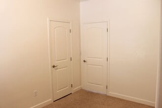 Building Photo - 491 N Chorro St