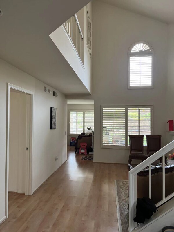 Foto del edificio - 16132 Singing Hills Dr